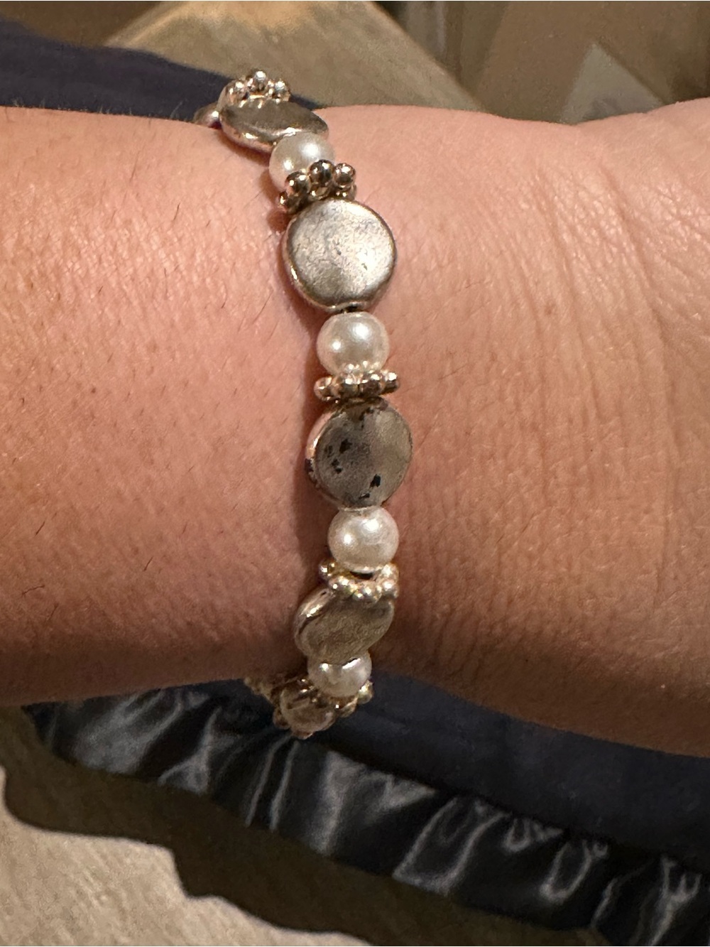 Silver Disc and Pearl Bracelet - Classic Sparkle